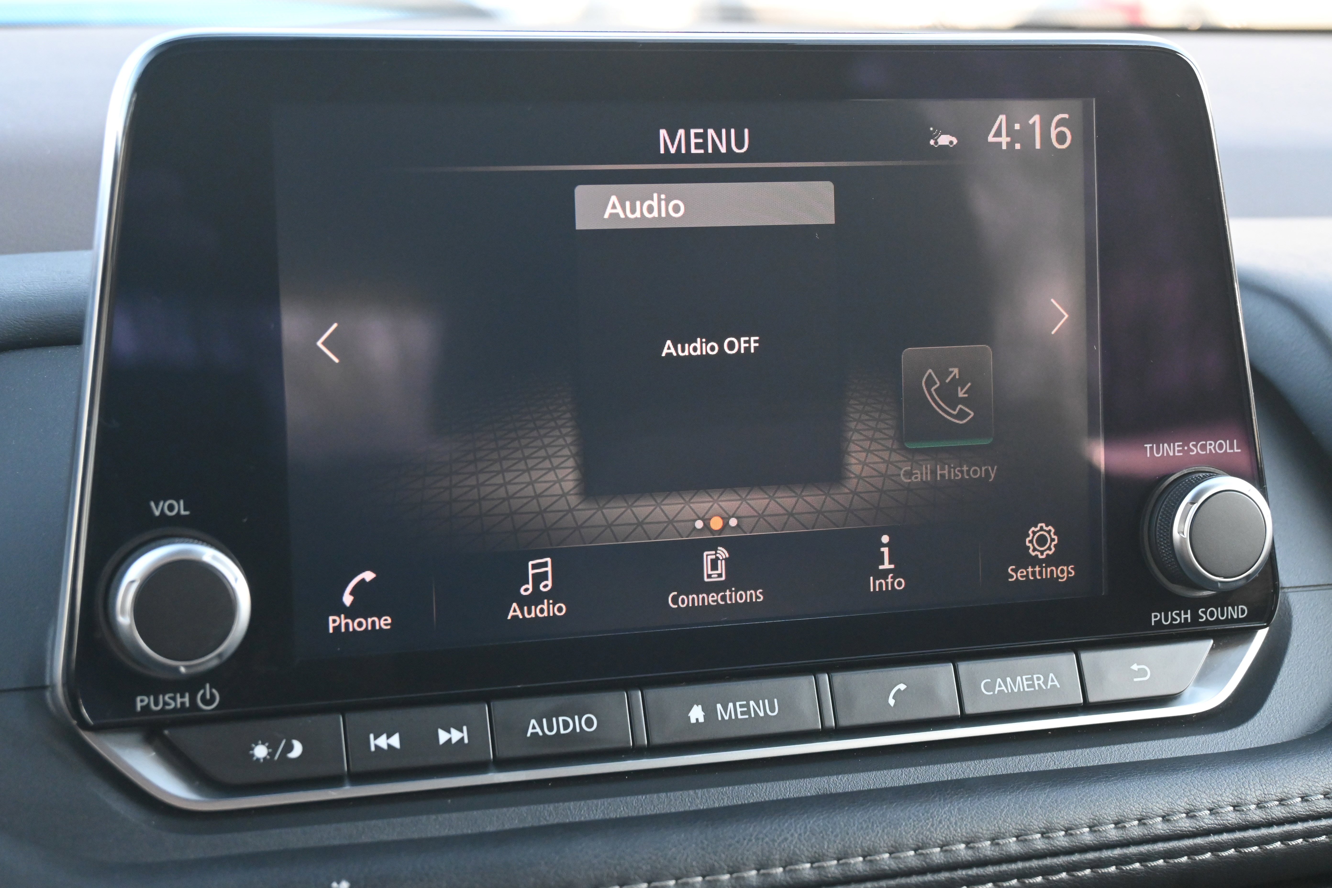 Used 2023 Nissan Rogue SV image 32