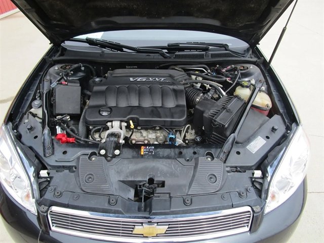 Used 2012 Chevrolet Impala LTZ FWD image 29