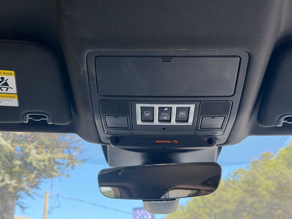 Used 2018 Land Rover Discovery HSE image 49