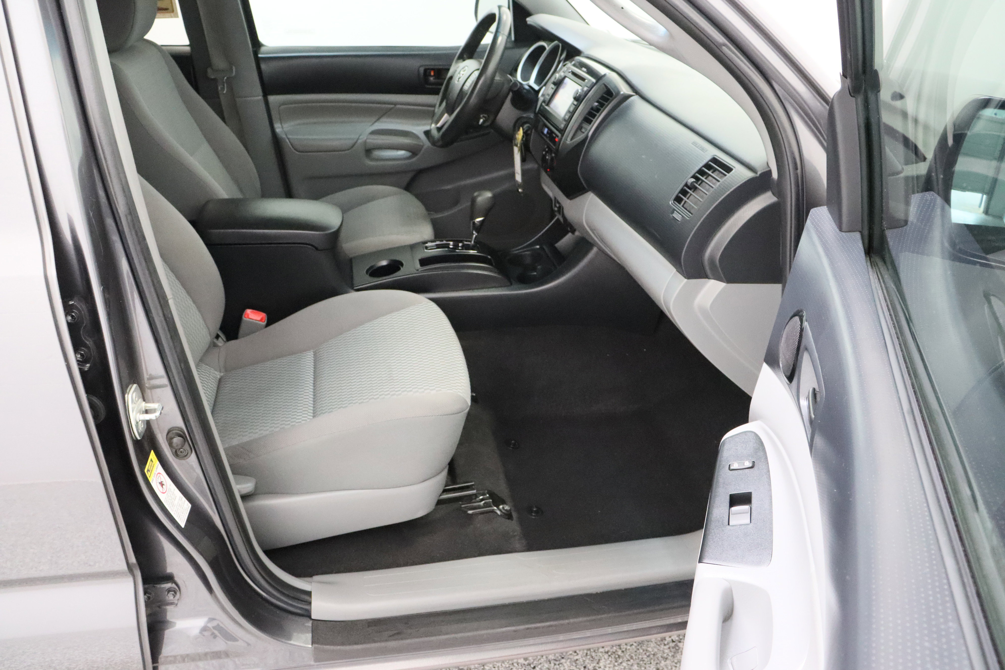 Used 2013 Toyota Tacoma PreRunner w/ Convenience Pkg image 31