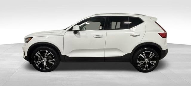 Used 2022 Volvo XC40 T5 Inscription w/ Climate Package image 6