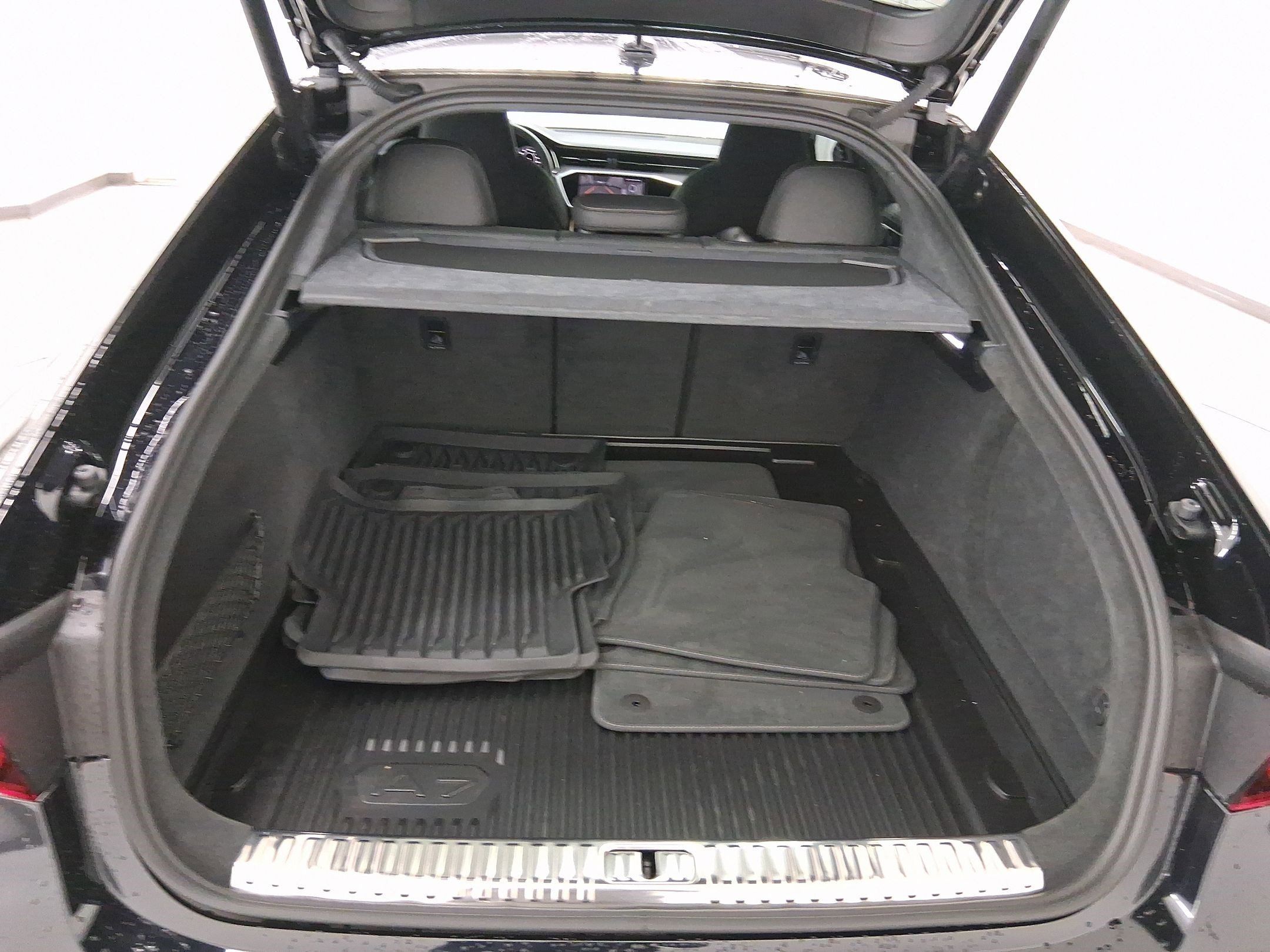 Used 2024 Audi RS 7 Performance w/ Bronze Edition image 29