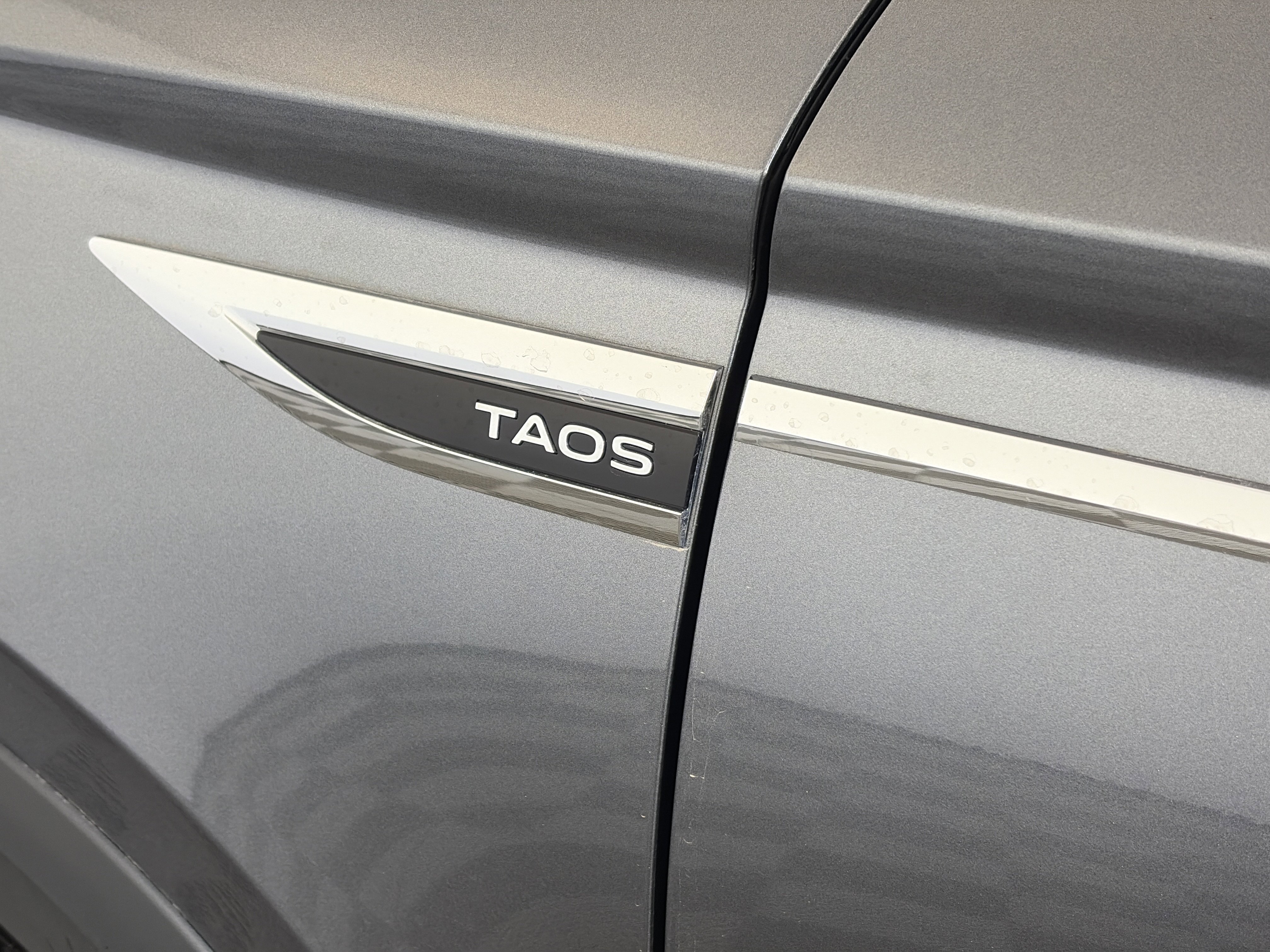 Used 2024 Volkswagen Taos SE image 18