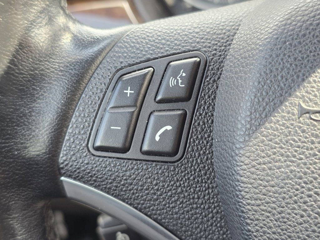 Used 2011 BMW 328i Convertible RWD image 29