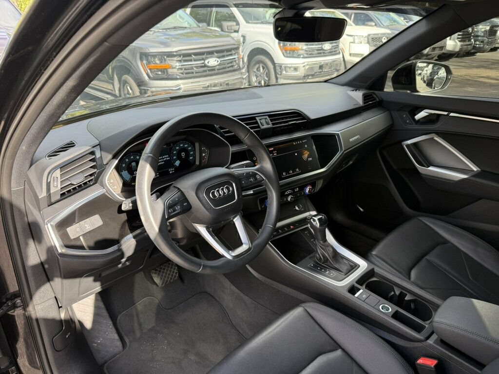 Used 2025 Audi Q3 2.0T Premium AWD/4WD image 3