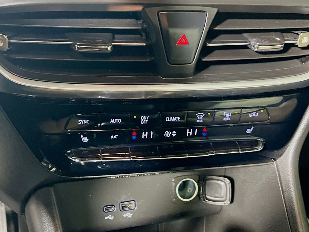 Used 2024 Buick Encore GX Avenir FWD image 14