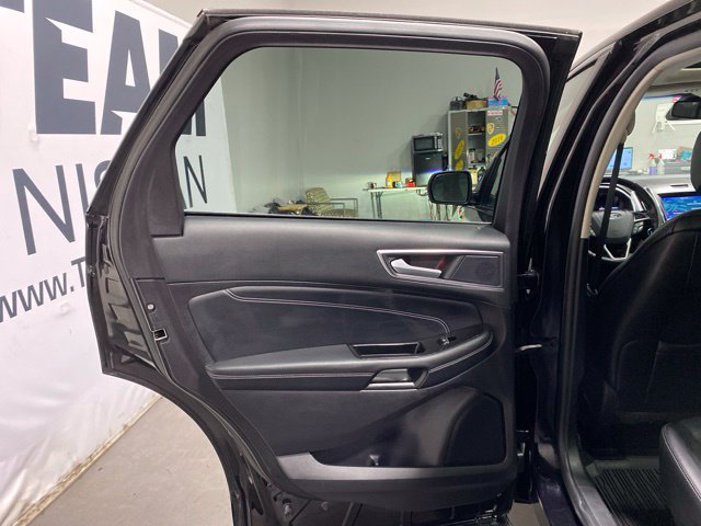 Used 2019 Ford Edge Titanium w/ Equipment Group 301A AWD/4WD image 23