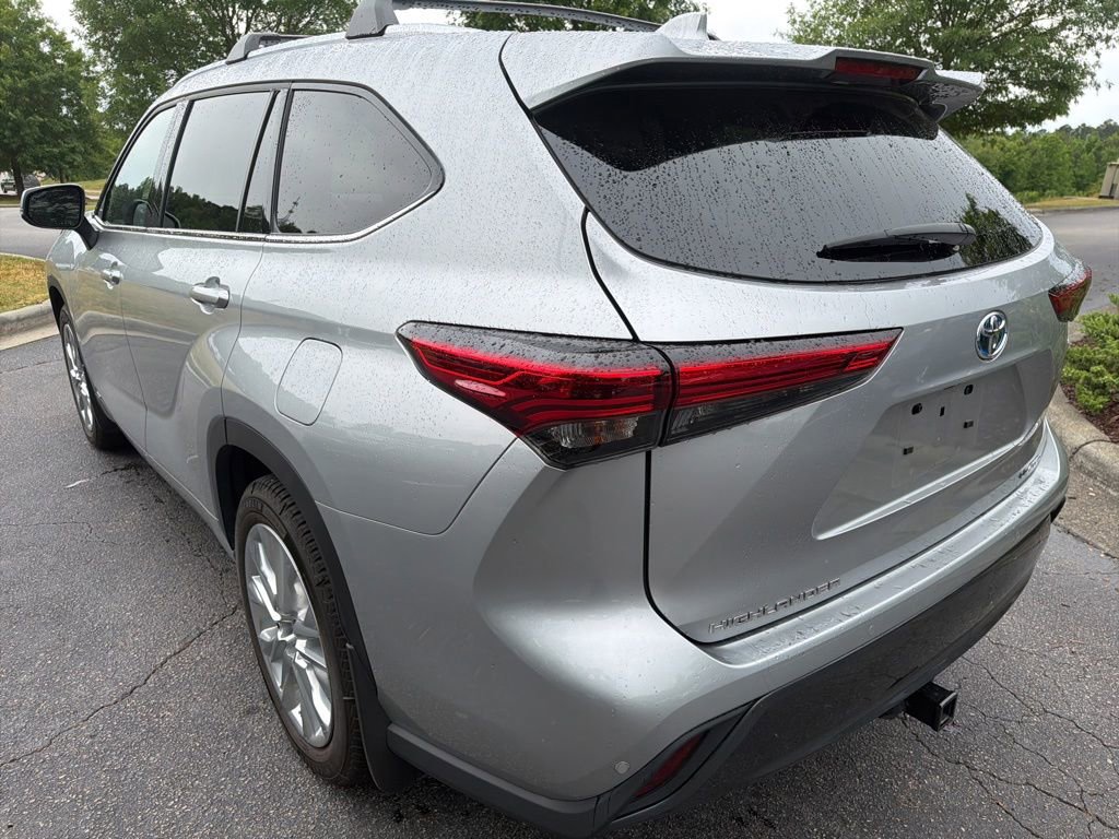 Used 2022 Toyota Highlander Limited AWD/4WD image 7