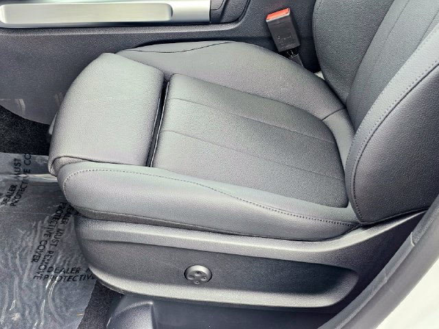 New 2026 Mercedes-Benz GLB 250 4MATIC image 17