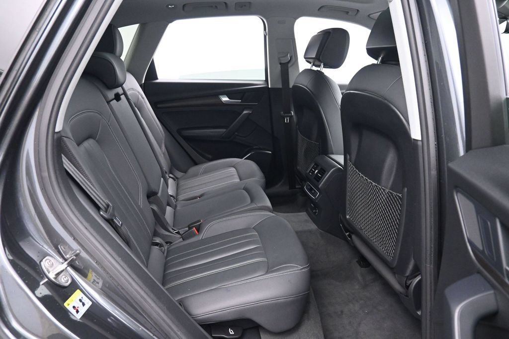 Used 2021 Audi Q5 e Premium Plus w/ Premium Plus Package AWD/4WD image 17