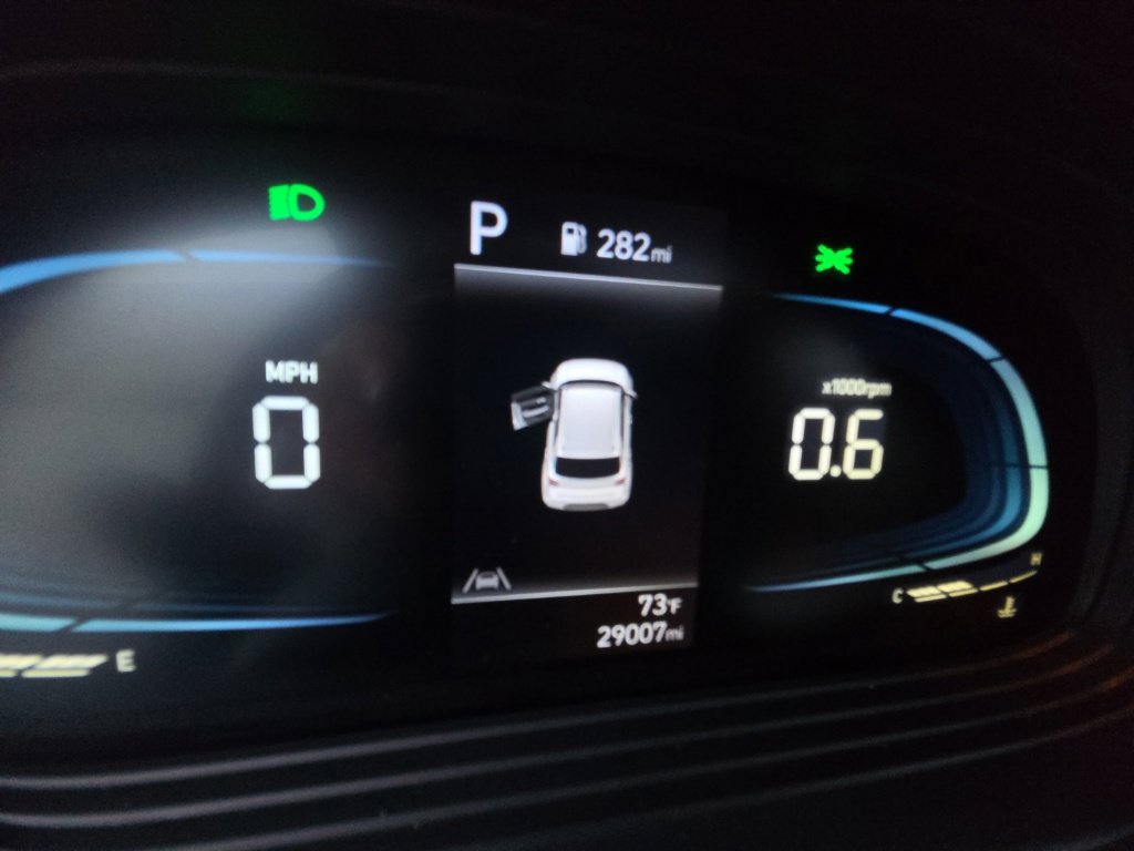 Used 2025 Hyundai Venue SEL FWD image 13