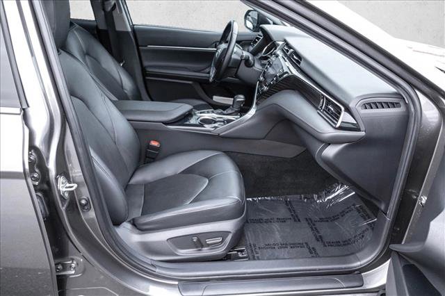 Used 2020 Toyota Camry XLE image 25