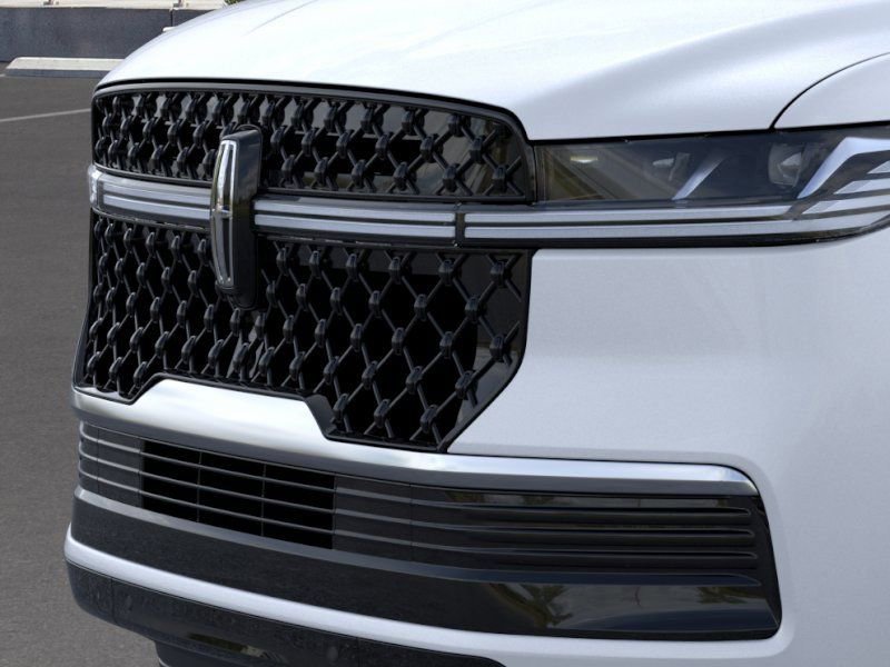 New 2026 Lincoln Navigator L Reserve AWD/4WD image 17
