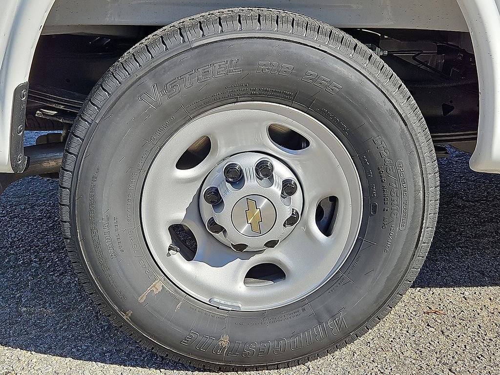 New 2025 Chevrolet Express 2500 Work Van 3D Cargo Van w/ Driver Convenience Package image 5