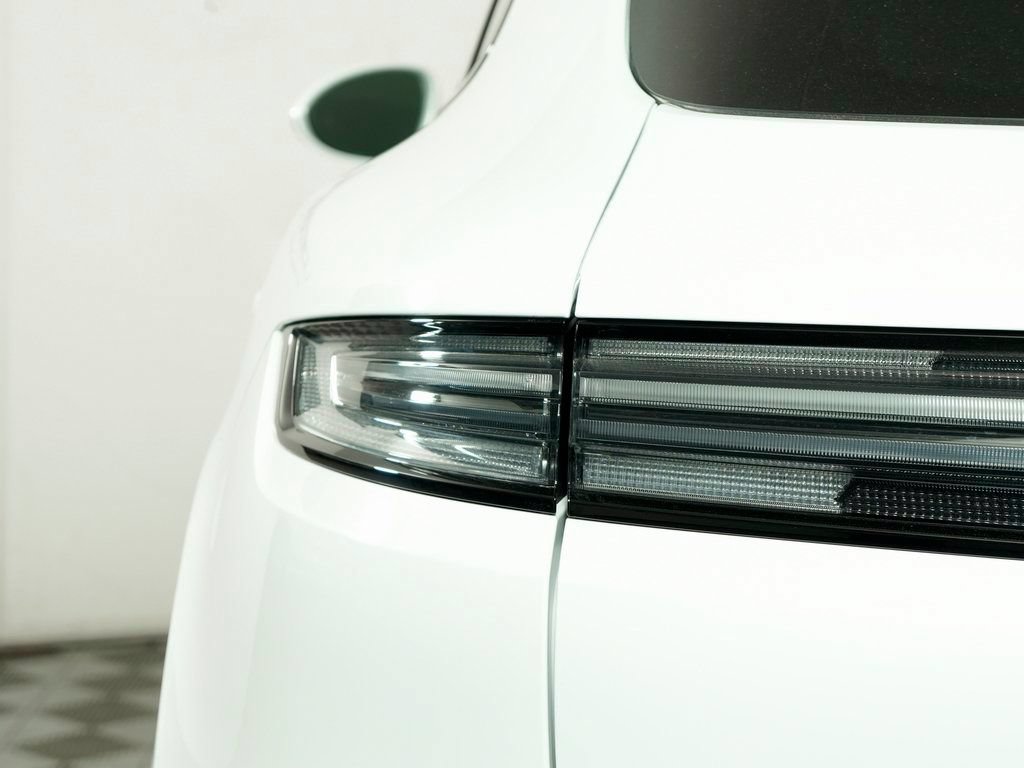 Certified 2026 Porsche Cayenne S AWD/4WD image 12