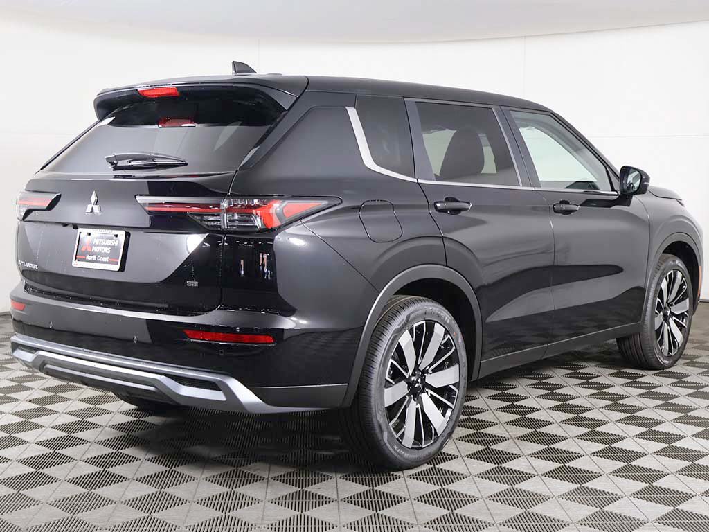 New 2026 Mitsubishi Outlander SE FWD image 12