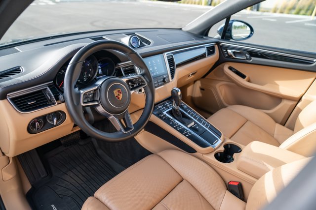 Used 2017 Porsche Macan AWD/4WD image 4