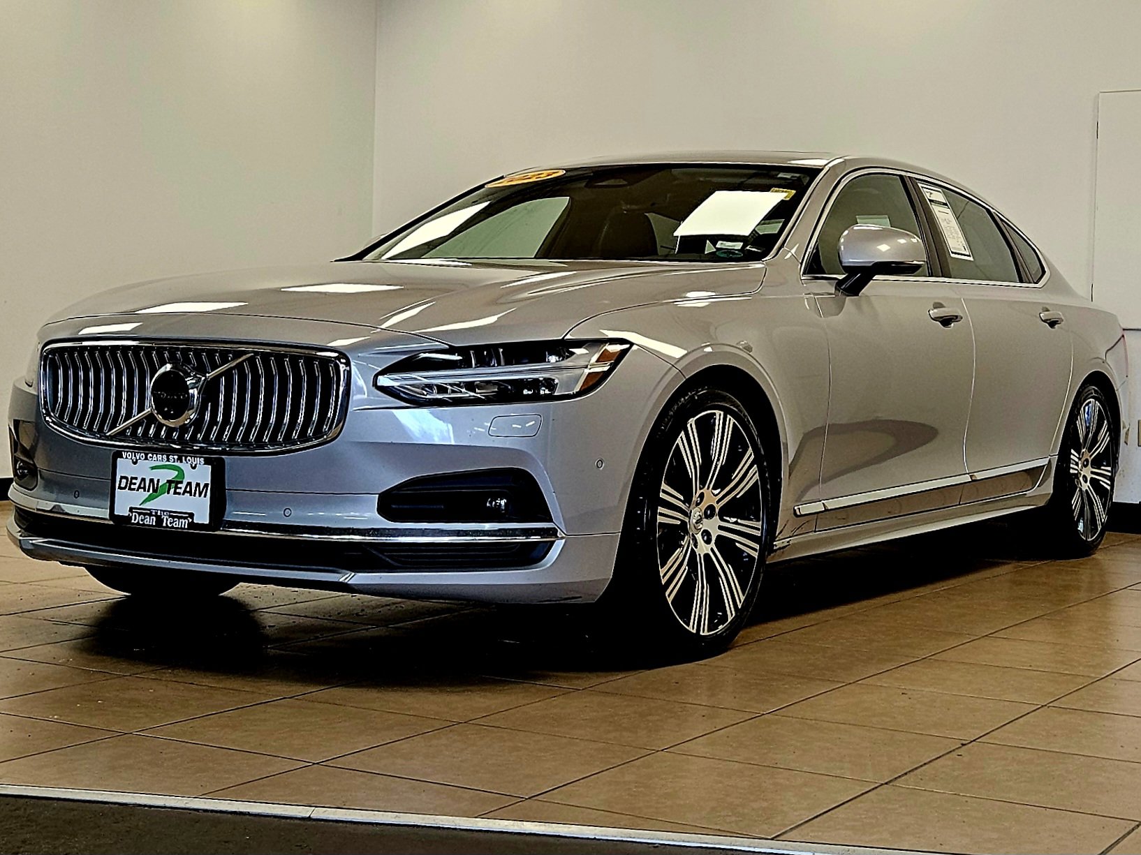 Used 2023 Volvo S90 B6 Ultimate w/ Protection Package Premier image 2