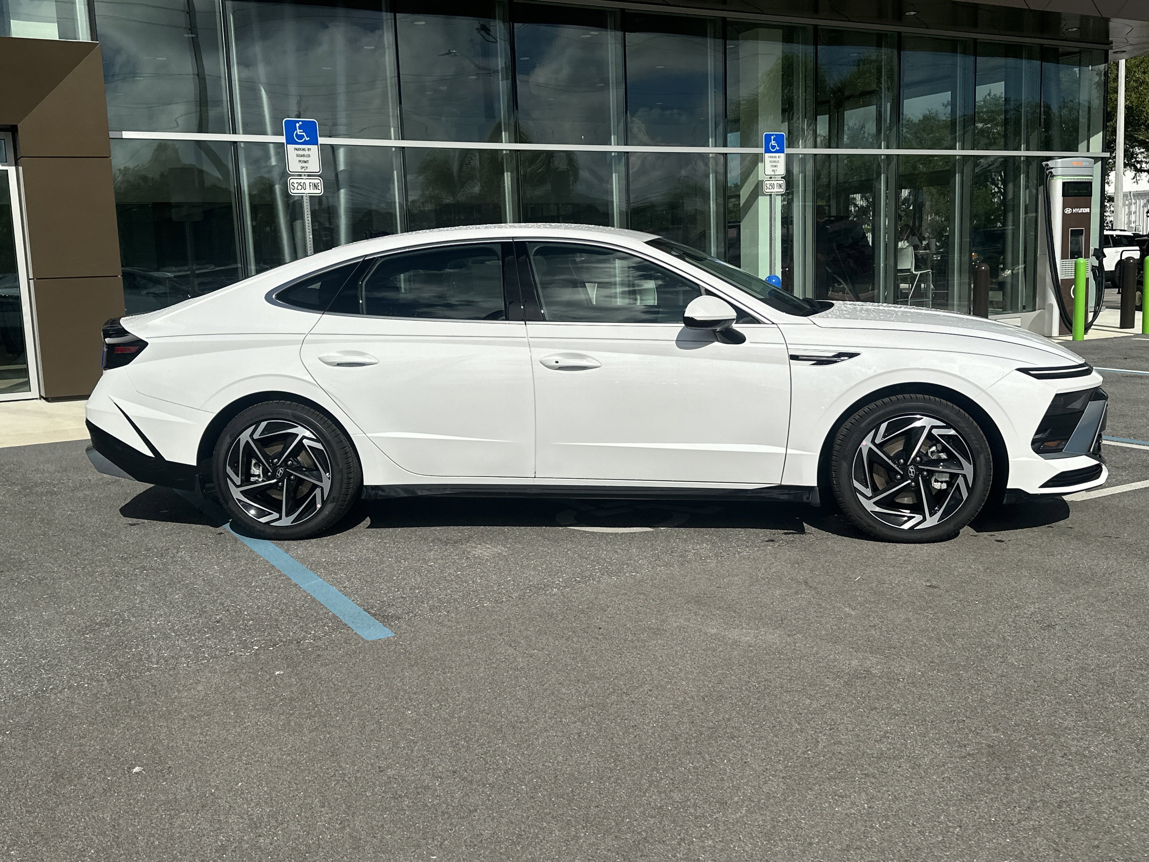 New 2026 Hyundai Sonata SEL AWD/4WD image 5
