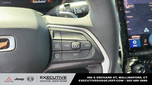 Used 2023 Jeep Grand Cherokee L Limited AWD/4WD image 14