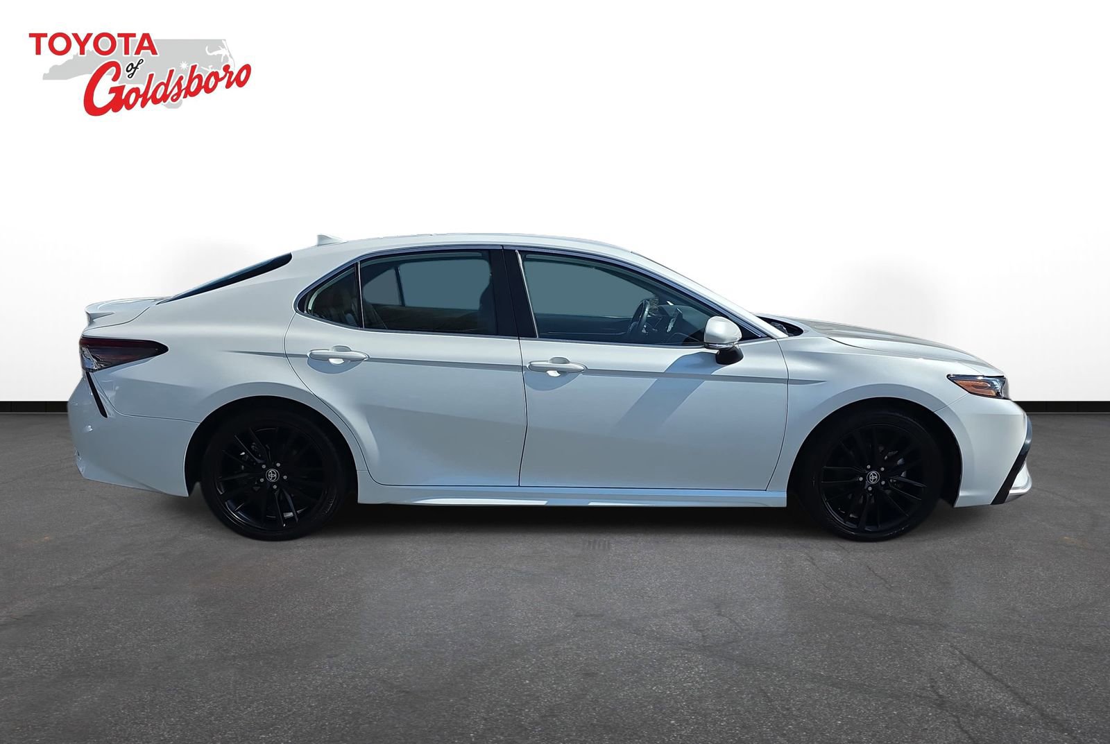 Used 2023 Toyota Camry XSE image 4