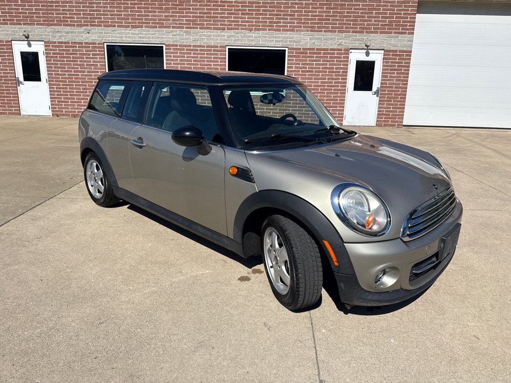 Used 2009 MINI Cooper Clubman Hardtop FWD image 3