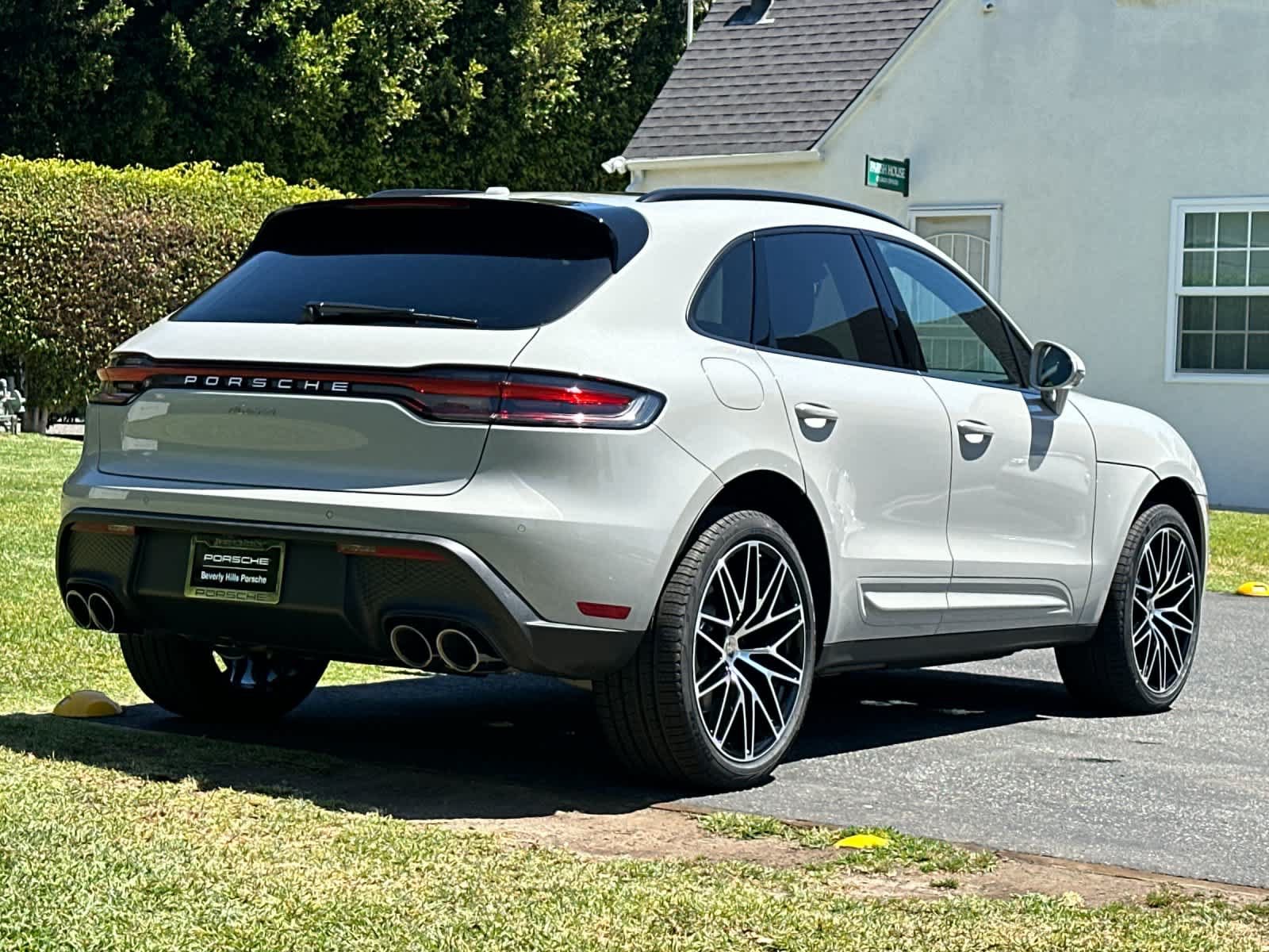 New 2026 Porsche Macan AWD/4WD image 8