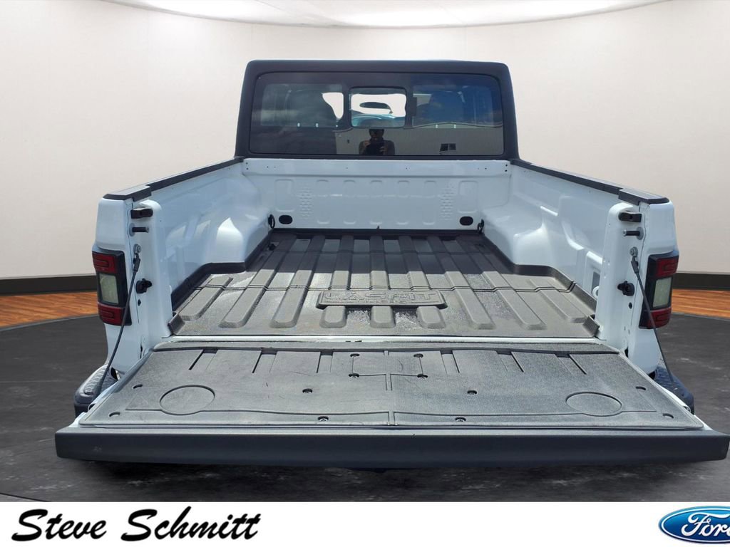 Used 2024 Jeep Gladiator Sport AWD/4WD image 21