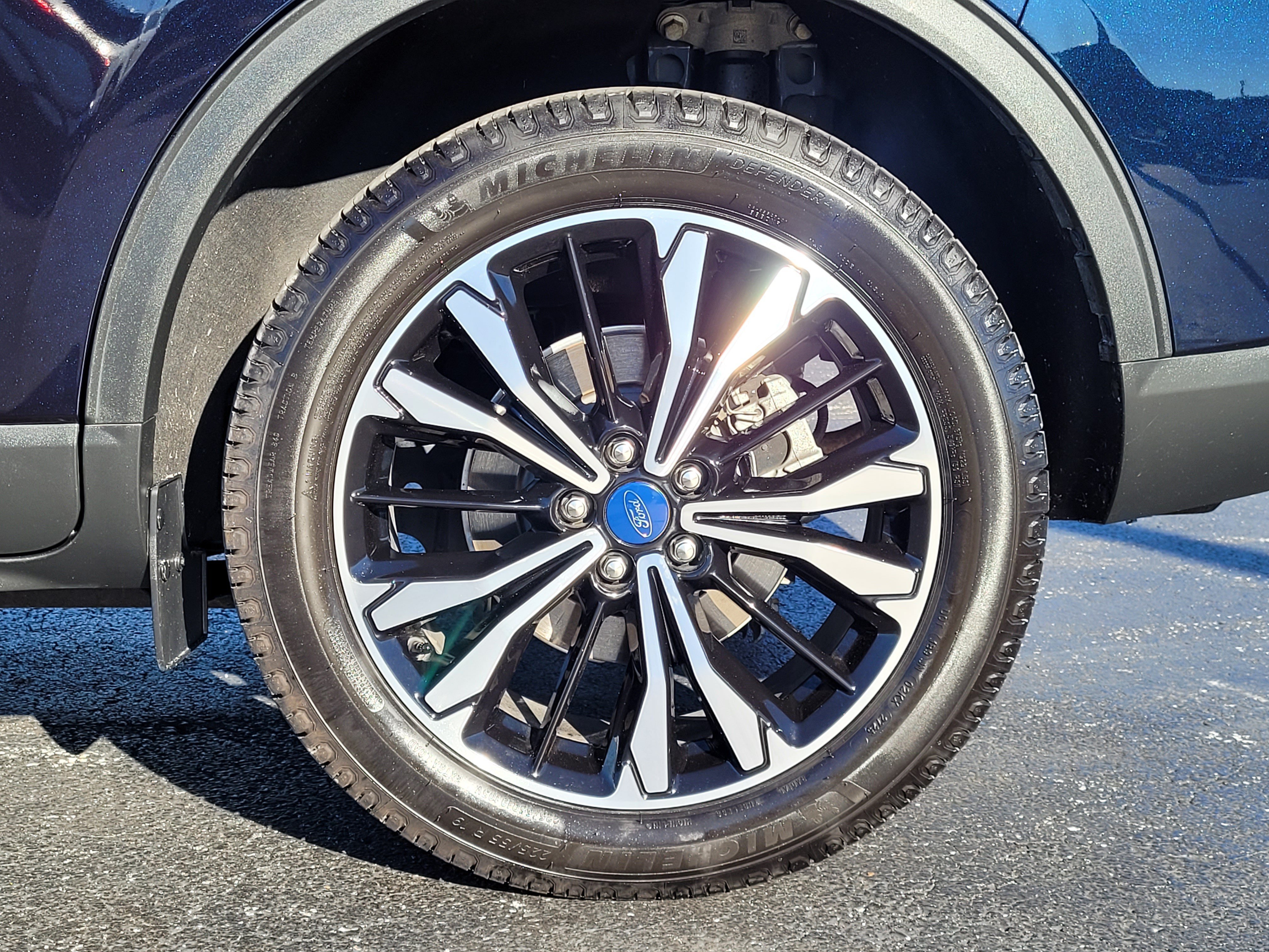 Certified 2021 Ford Escape SEL w/ SEL Stealth AWD Package image 11