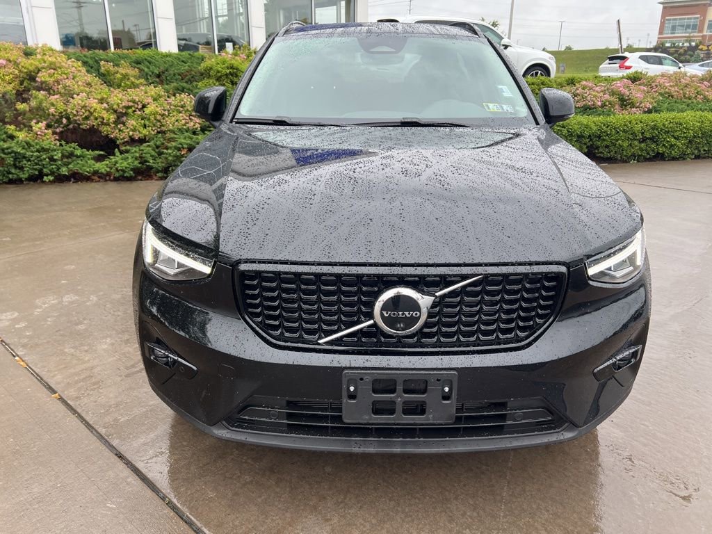 Certified 2023 Volvo XC40 B5 Plus w/ Protection Package Premier image 8