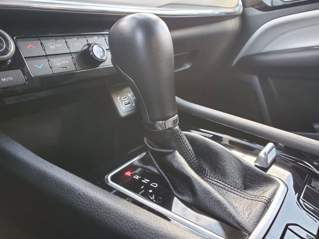 Used 2023 Jeep Compass Limited image 23