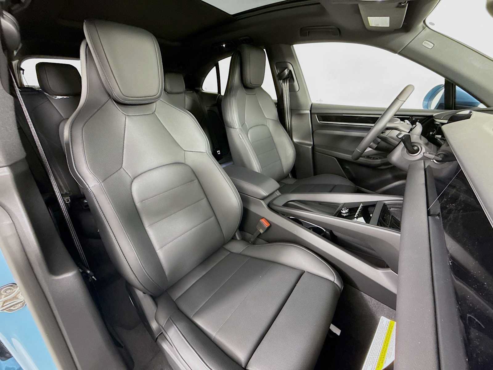 Used 2026 Porsche Macan Electric RWD image 29
