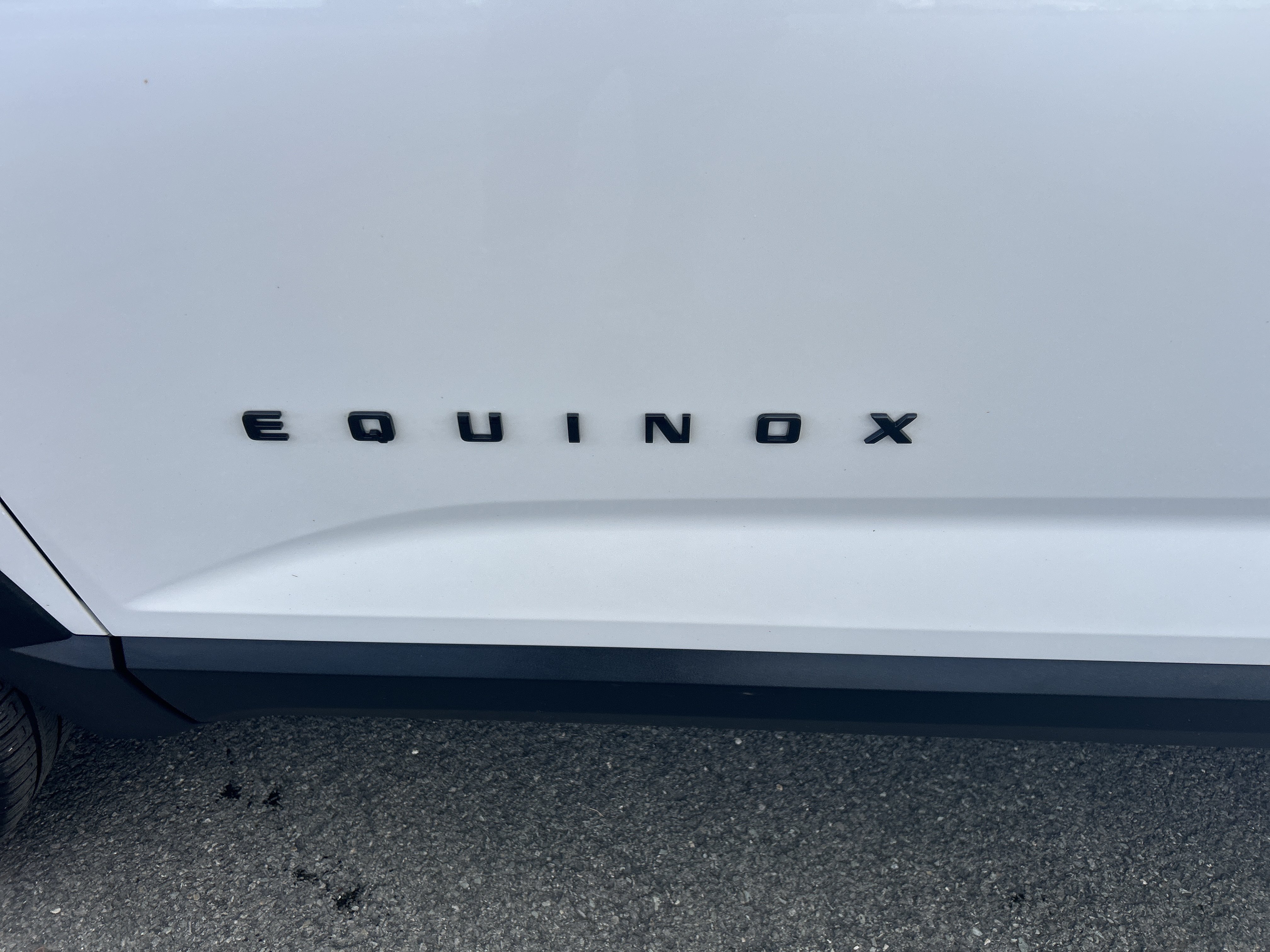 Used 2025 Chevrolet Equinox RS AWD/4WD image 3
