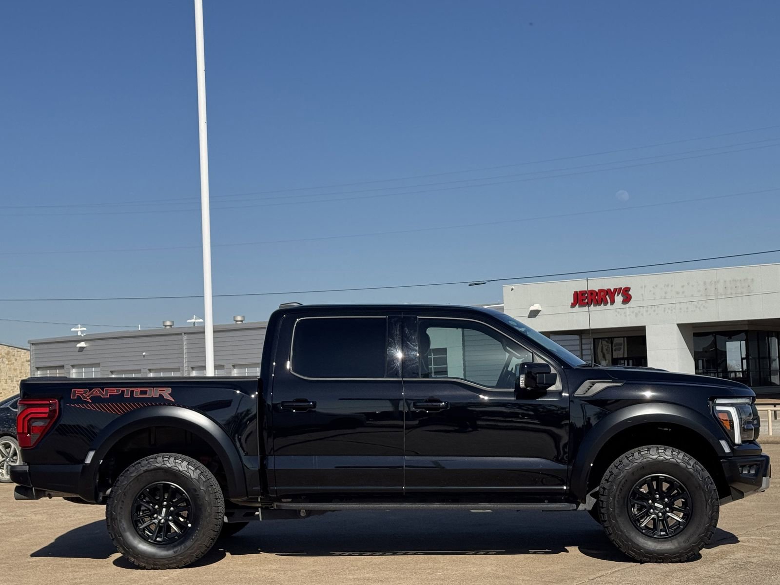 Used 2025 Ford F150 Raptor image 3