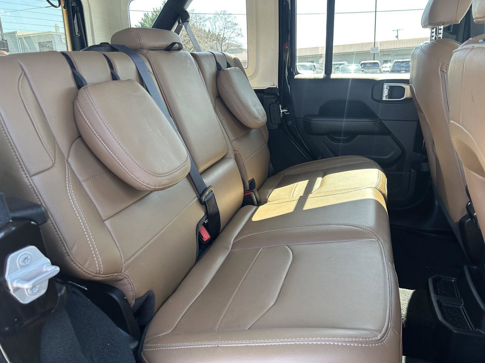 Used 2023 Jeep Wrangler Sahara image 7