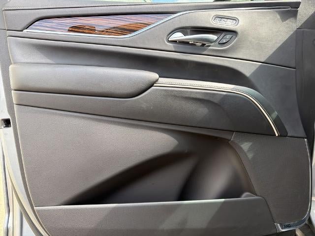 Certified 2022 Cadillac Escalade Premium Luxury AWD/4WD image 10
