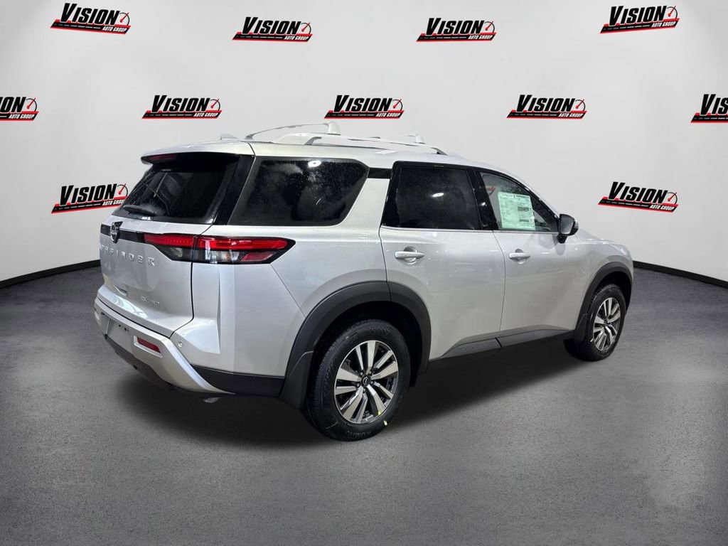 New 2025 Nissan Pathfinder SL image 5