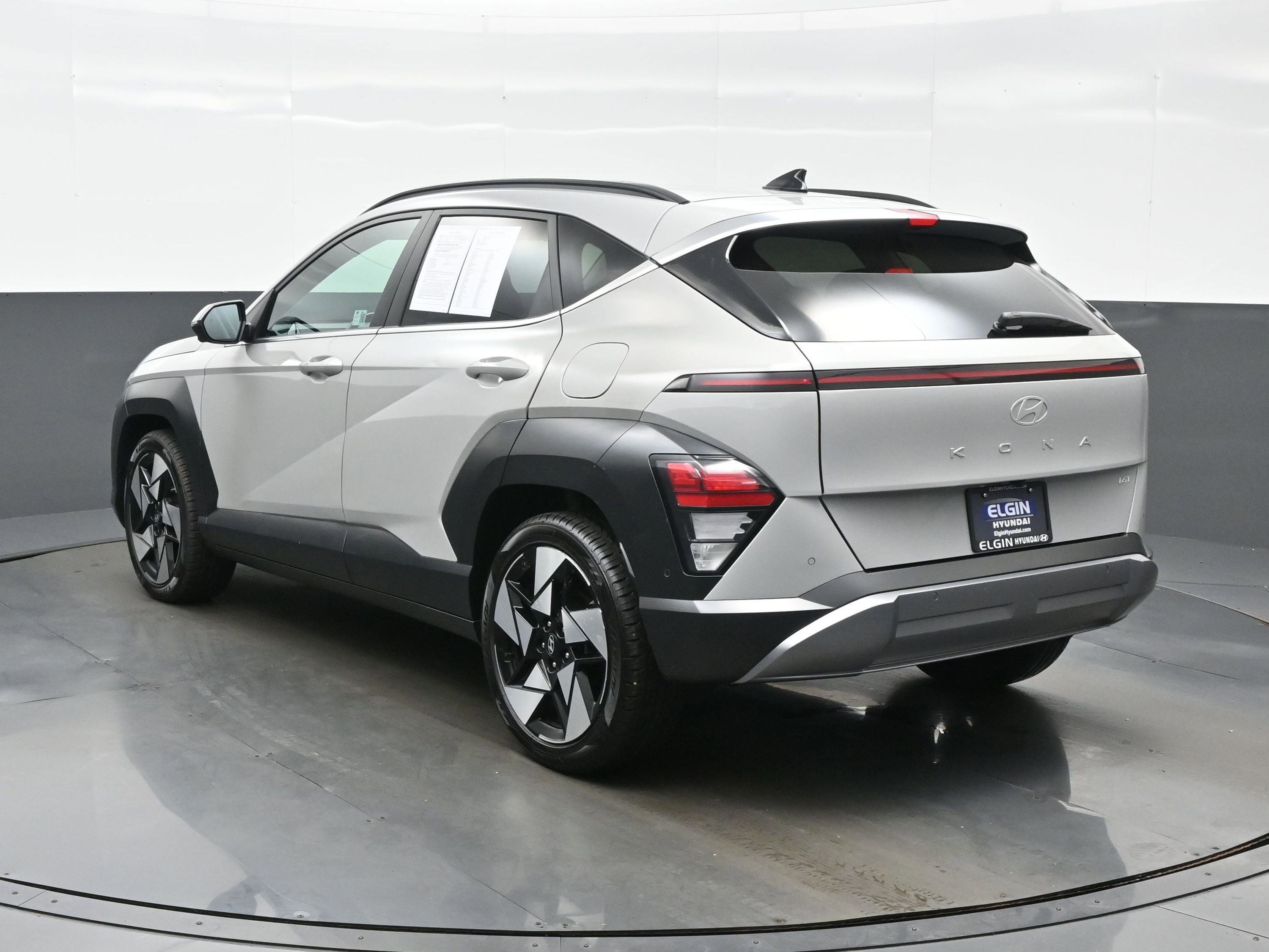 Used 2024 Hyundai Kona Limited FWD image 4