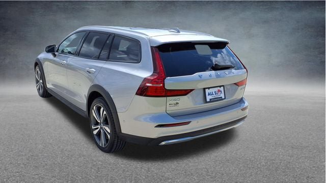 Certified 2025 Volvo V60 B5 Cross Country Plus AWD/4WD image 6