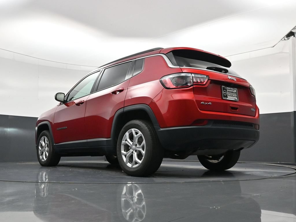 Used 2024 Jeep Compass Latitude AWD/4WD image 24