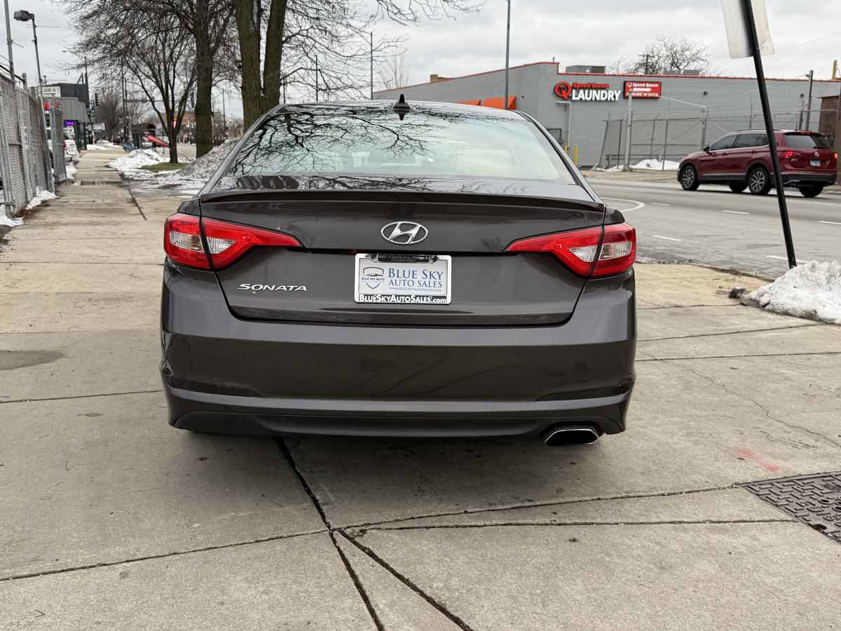 Used 2017 Hyundai Sonata SE image 5