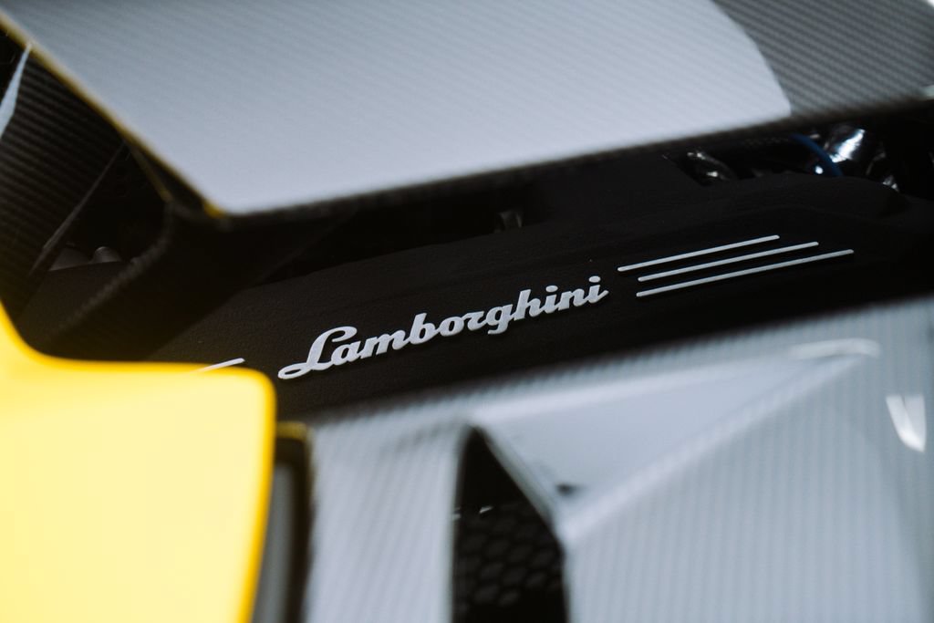 Used 2024 Lamborghini Revuelto AWD/4WD image 31