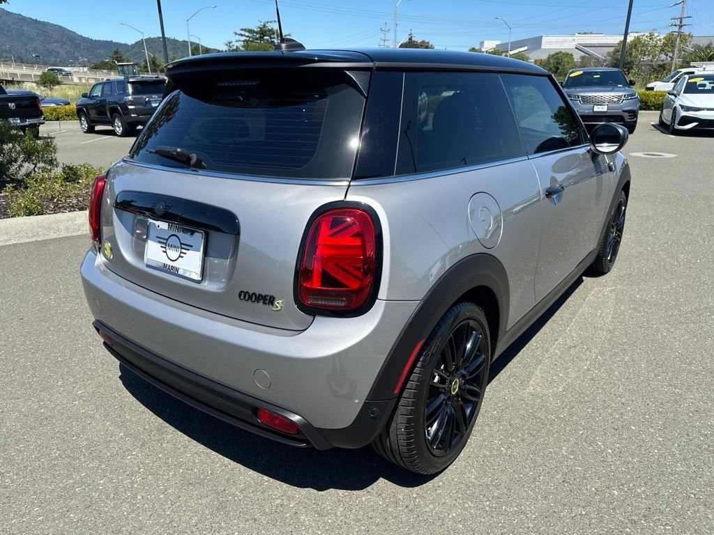 Used 2024 MINI Cooper SE w/ Signature Upholstery Package FWD image 6