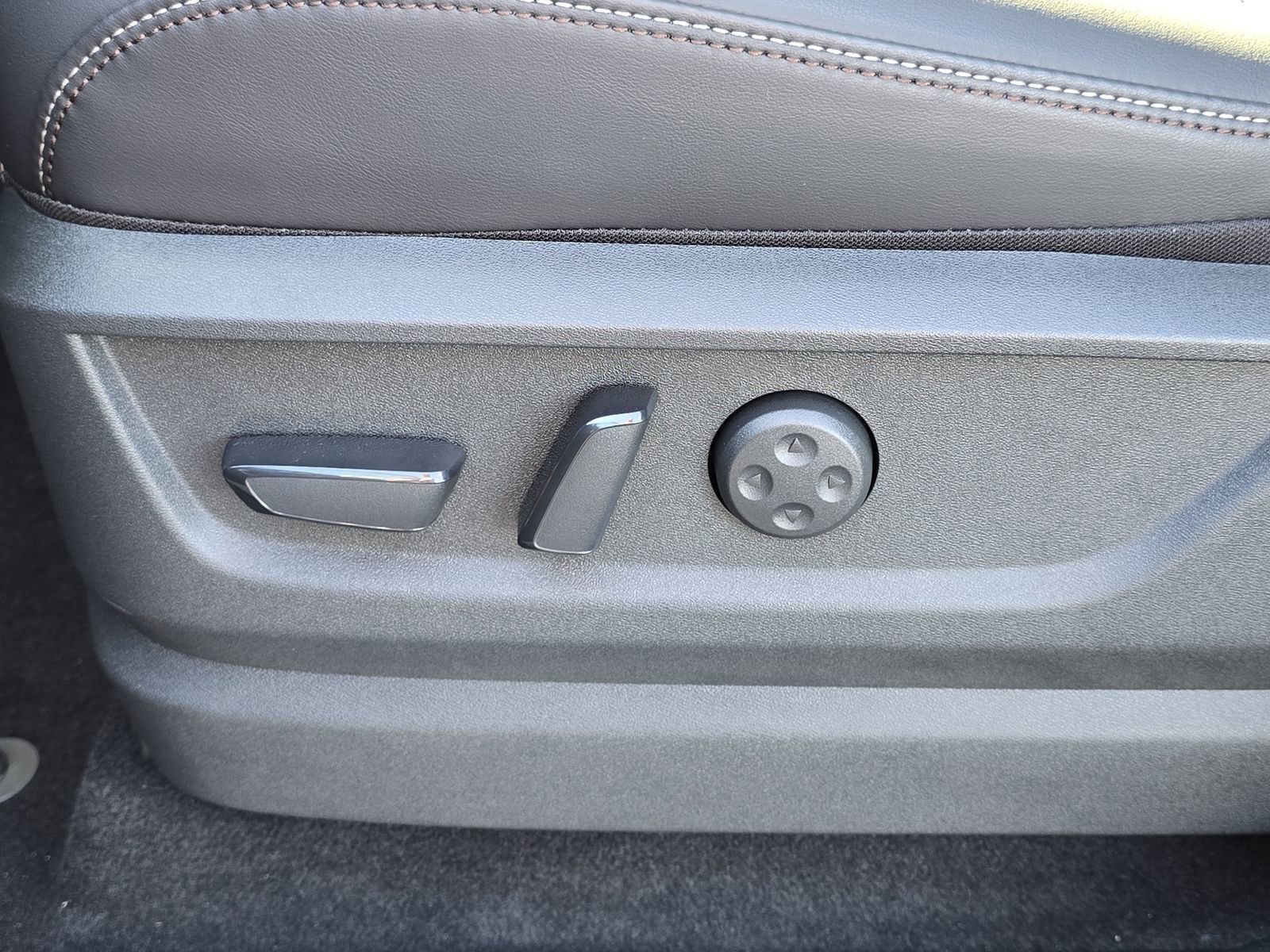 New 2026 Nissan Armada Platinum image 12