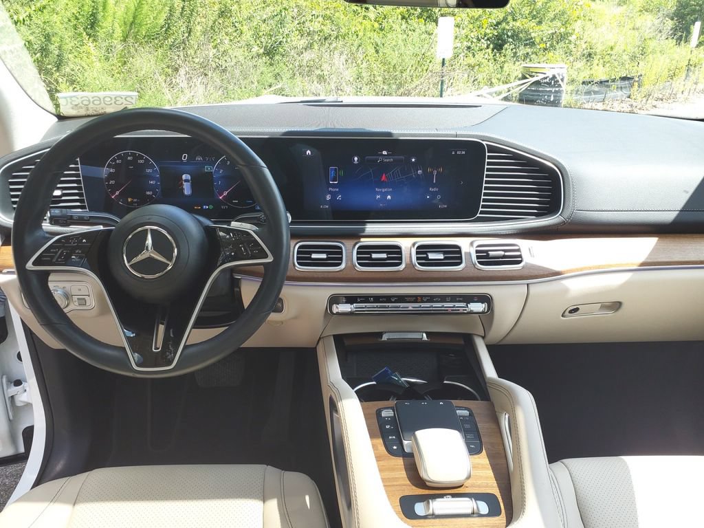 Certified 2024 Mercedes-Benz GLS 450 4MATIC image 23