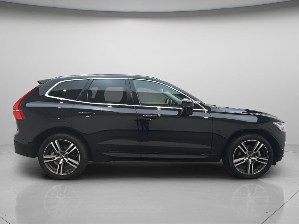 Used 2019 Volvo XC60 T5 Momentum w/ Premium Package AWD/4WD image 2