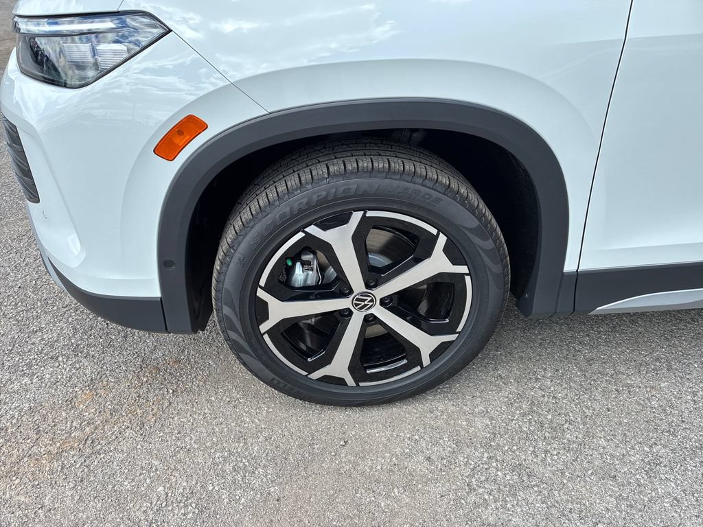 New 2026 Volkswagen Tiguan SE AWD/4WD image 9