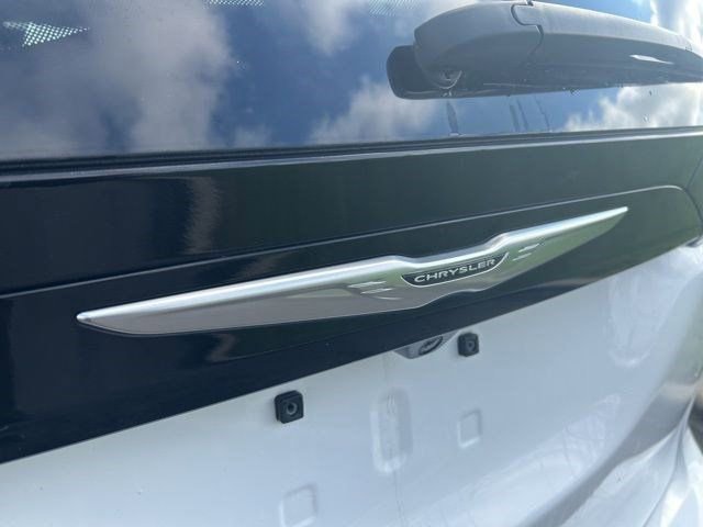 Used 2023 Chrysler Voyager LX image 45