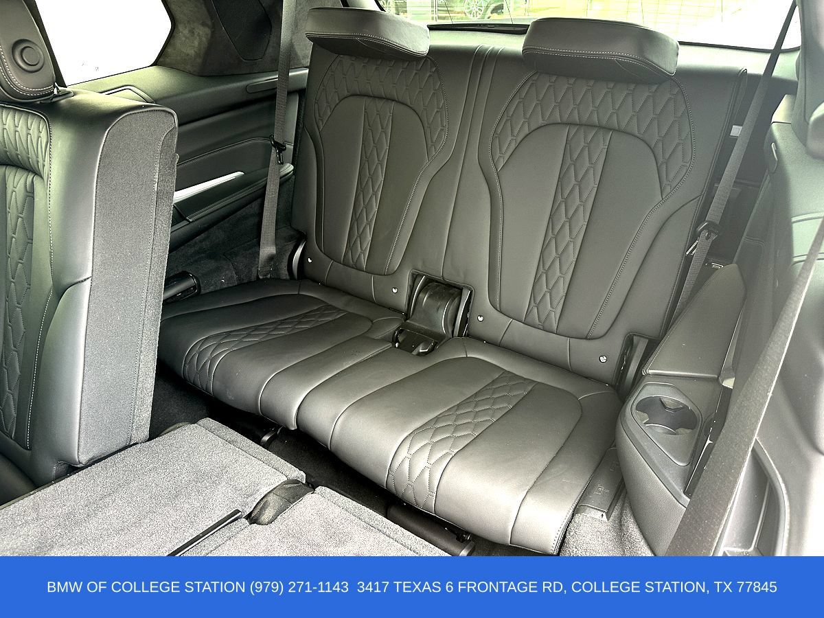 Used 2022 BMW X7 M50i w/ Cold Weather Package AWD/4WD image 18