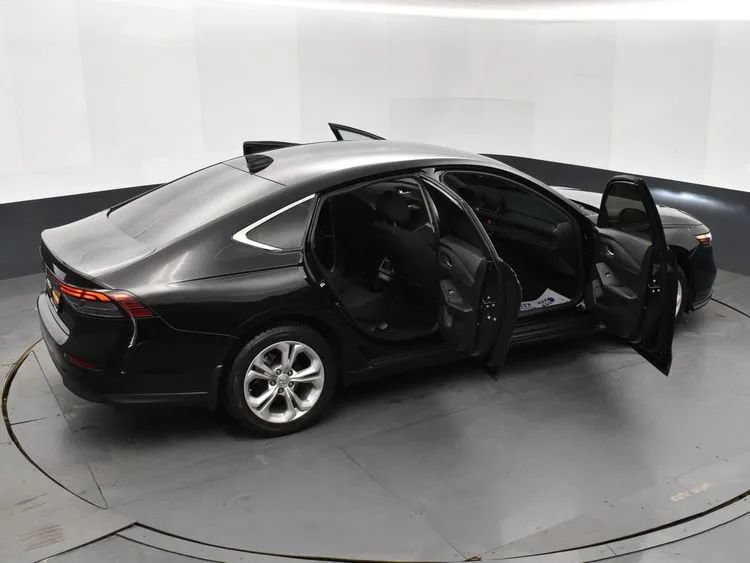 Used 2025 Honda Accord LX image 6